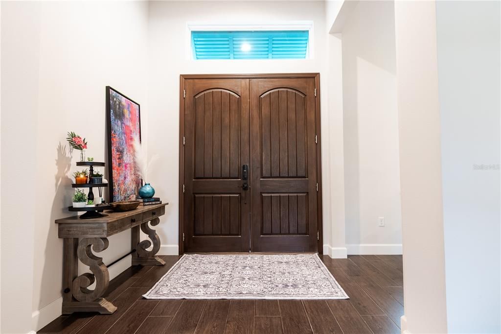 En Venta: $1,100,000 (5 camas, 4 baños, 3717 Pies cuadrados)