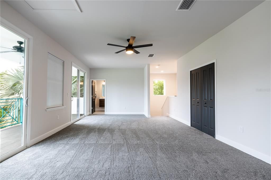 En Venta: $1,100,000 (5 camas, 4 baños, 3717 Pies cuadrados)