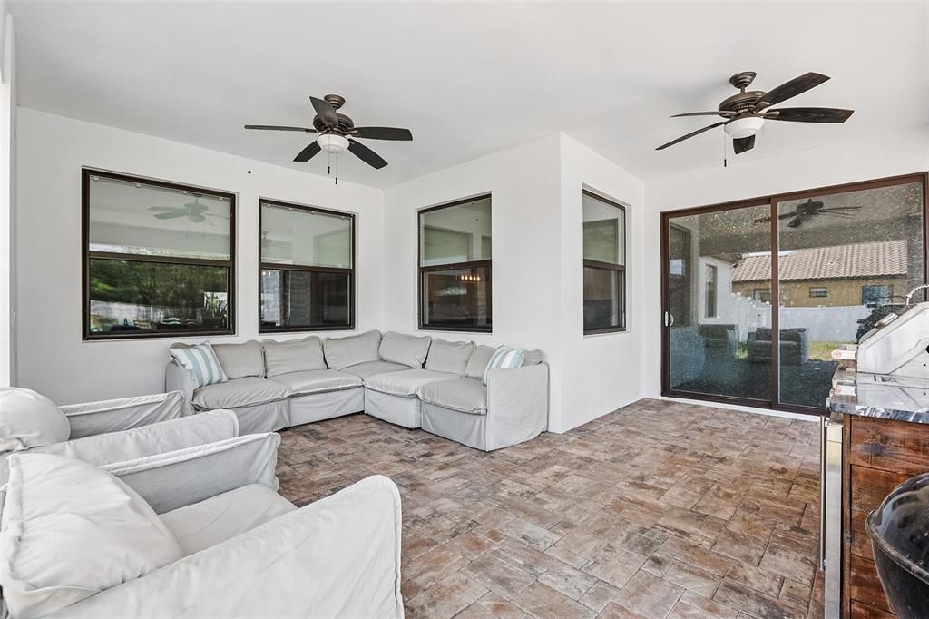 En Venta: $1,100,000 (5 camas, 4 baños, 3717 Pies cuadrados)