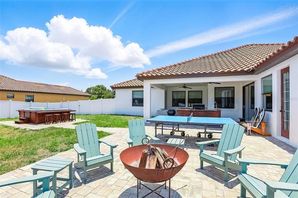 En Venta: $1,100,000 (5 camas, 4 baños, 3717 Pies cuadrados)