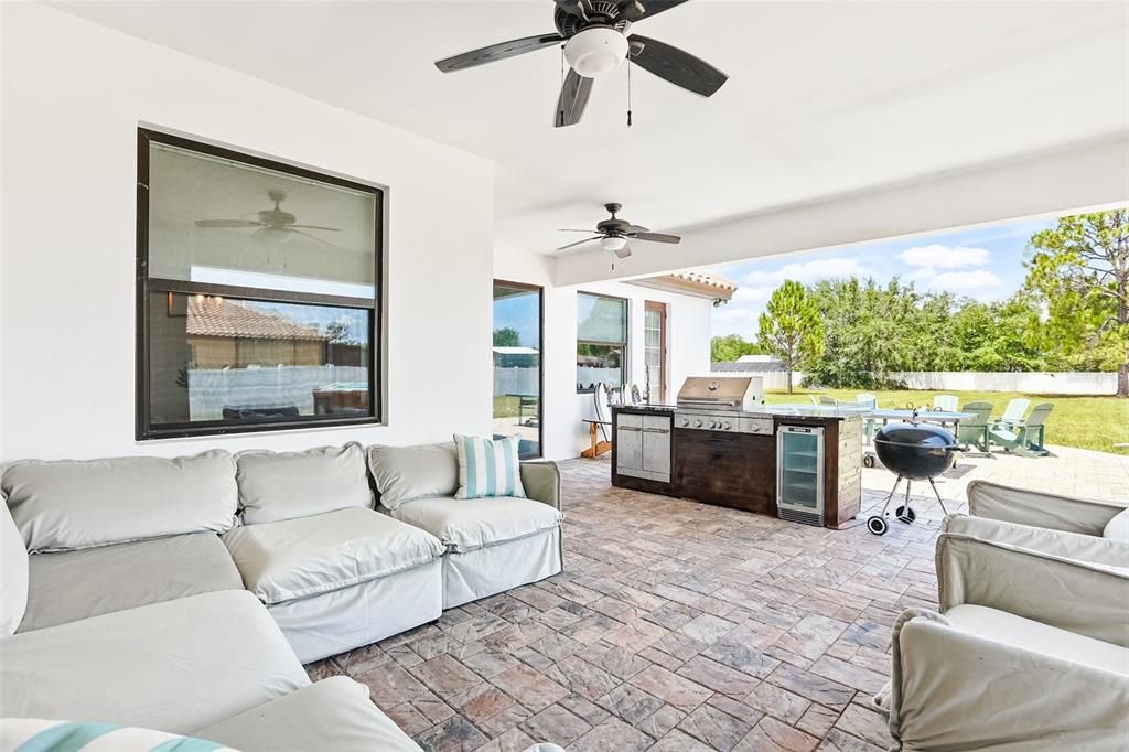 En Venta: $1,100,000 (5 camas, 4 baños, 3717 Pies cuadrados)