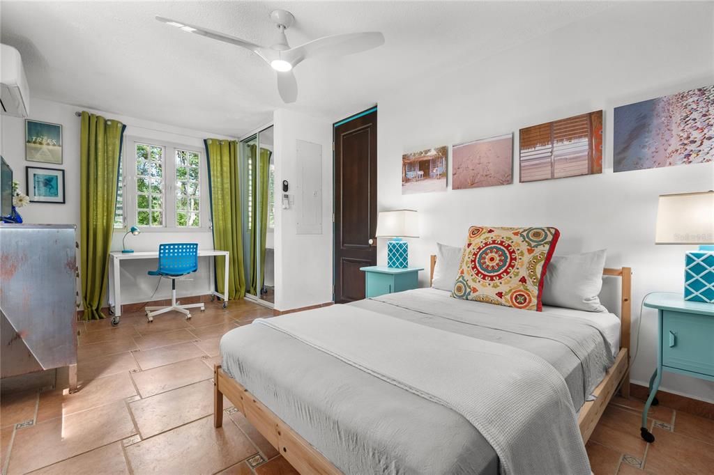 Active With Contract: $775,000 (3 beds, 3 baths, 3249 Square Feet)