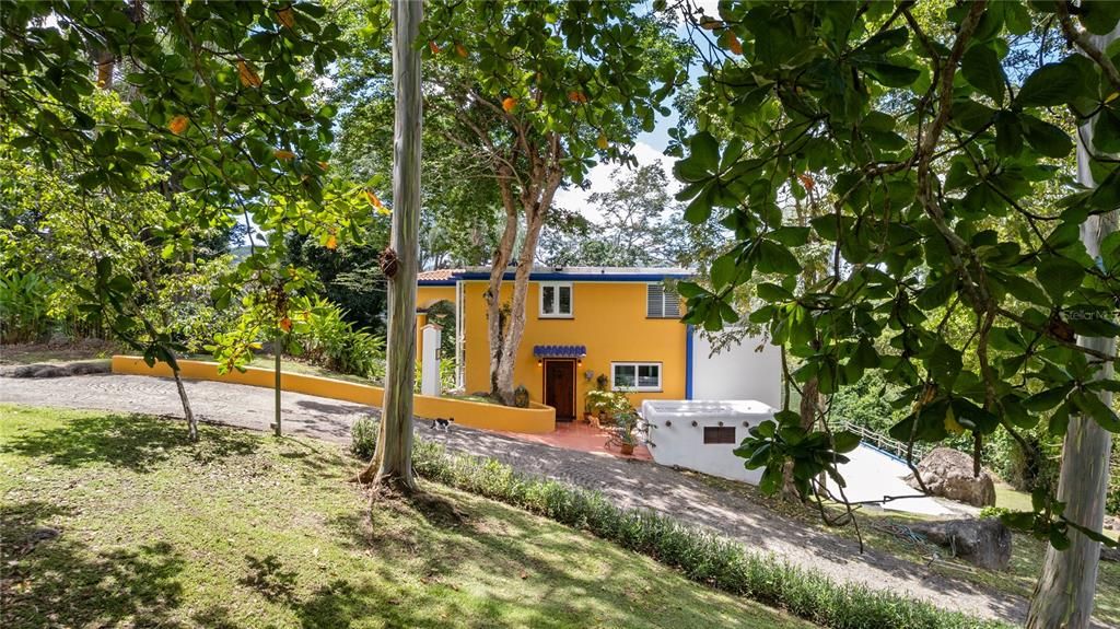 Active With Contract: $775,000 (3 beds, 3 baths, 3249 Square Feet)