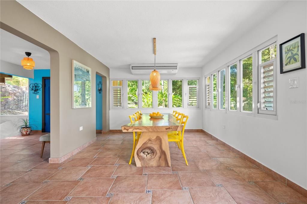 Active With Contract: $775,000 (3 beds, 3 baths, 3249 Square Feet)