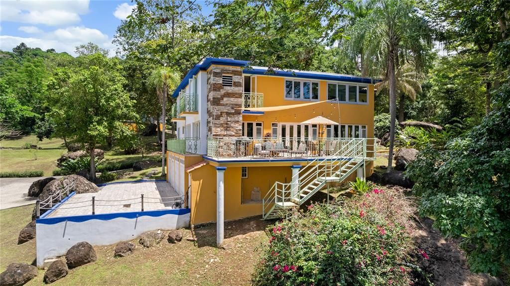 Active With Contract: $775,000 (3 beds, 3 baths, 3249 Square Feet)