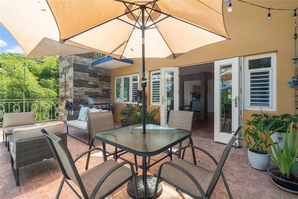 Active With Contract: $775,000 (3 beds, 3 baths, 3249 Square Feet)
