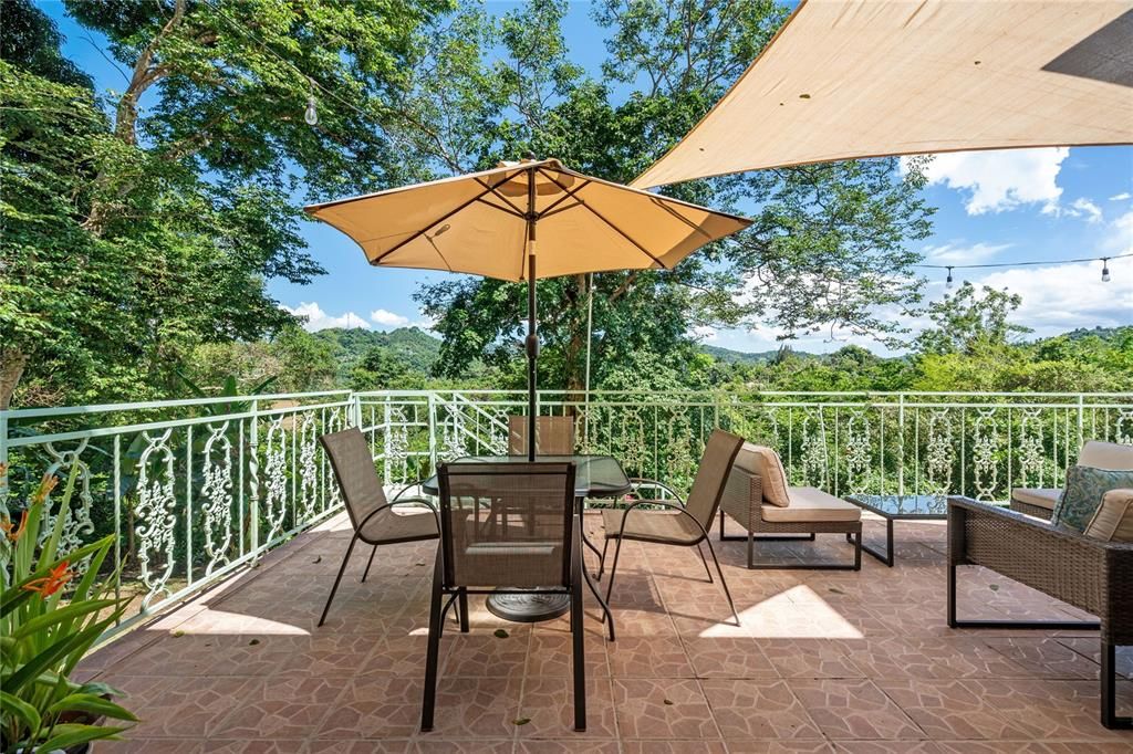 Active With Contract: $775,000 (3 beds, 3 baths, 3249 Square Feet)