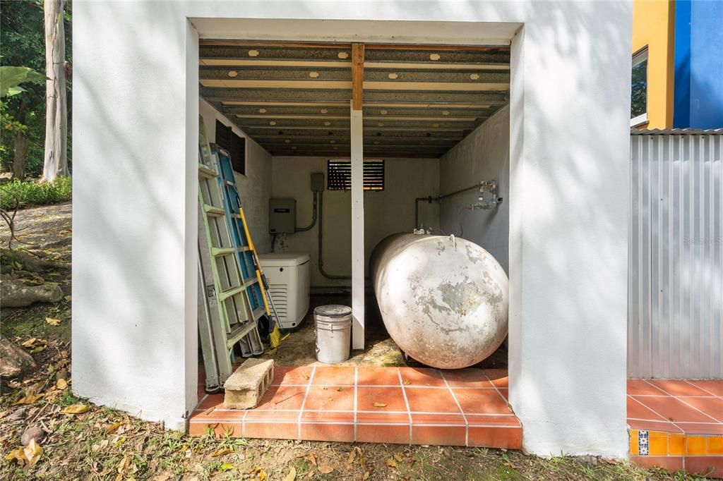 Active With Contract: $775,000 (3 beds, 3 baths, 3249 Square Feet)