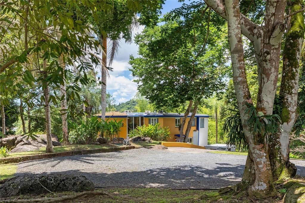 Active With Contract: $775,000 (3 beds, 3 baths, 3249 Square Feet)