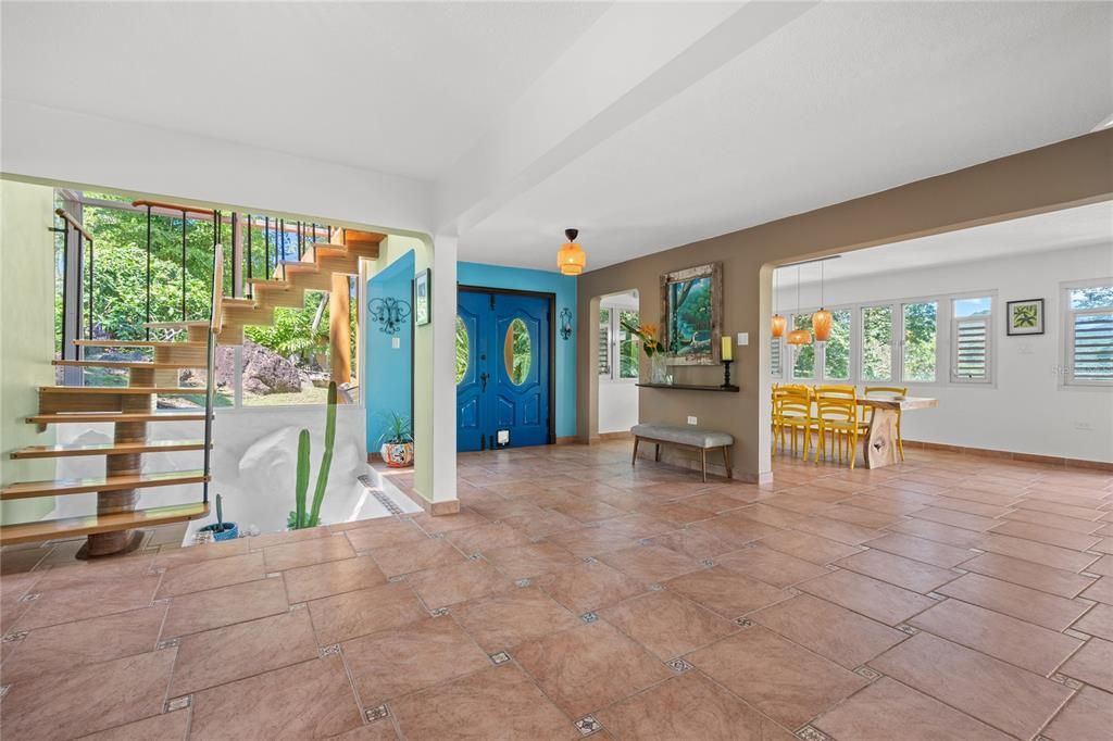 Active With Contract: $775,000 (3 beds, 3 baths, 3249 Square Feet)