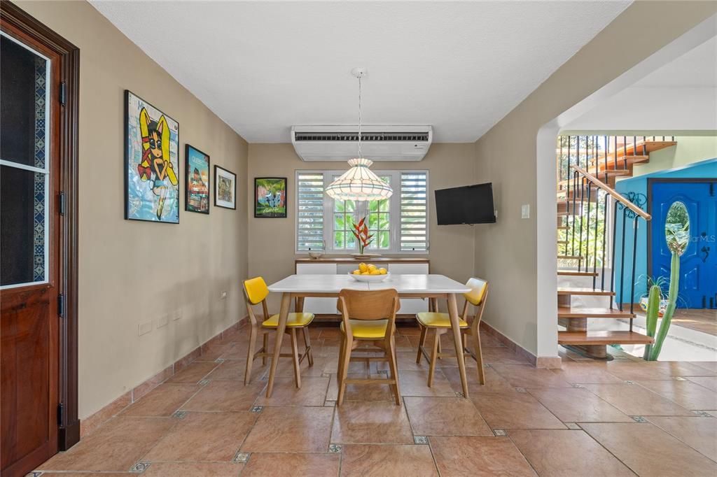 Active With Contract: $775,000 (3 beds, 3 baths, 3249 Square Feet)