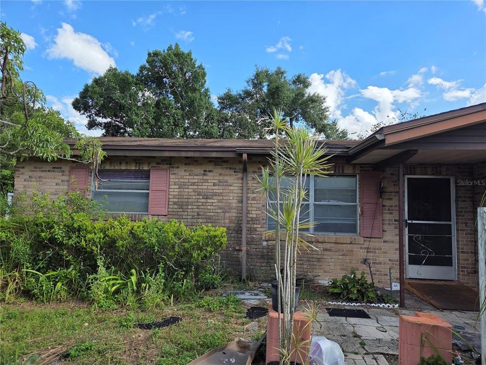 Activo con contrato: $185,000 (2 camas, 1 baños, 1044 Pies cuadrados)