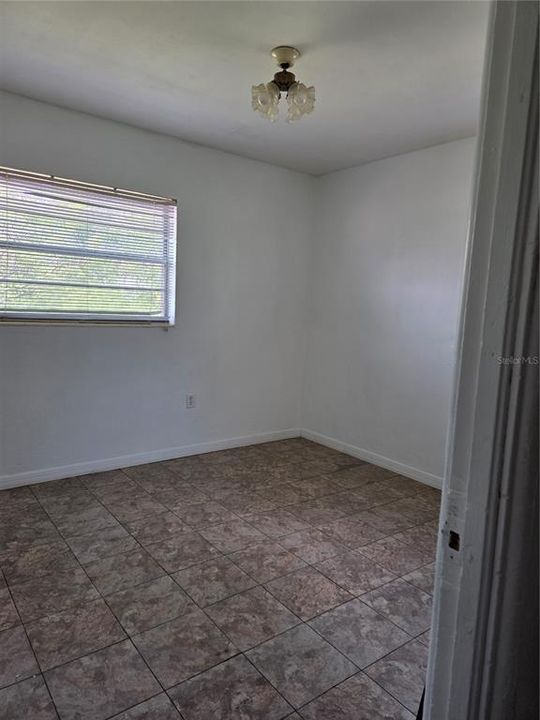 Activo con contrato: $185,000 (2 camas, 1 baños, 1044 Pies cuadrados)