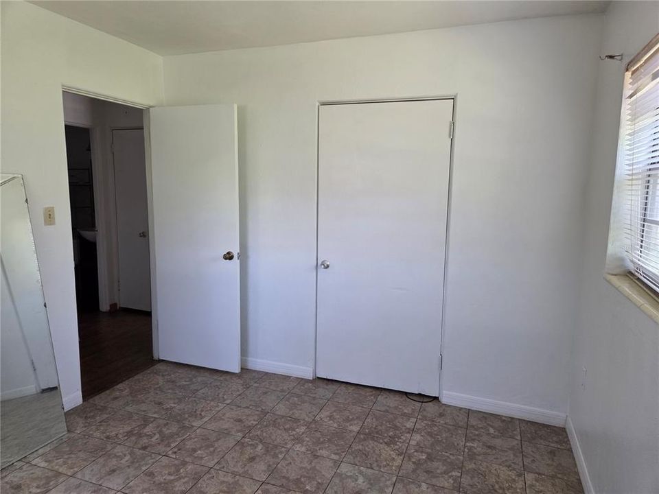 Activo con contrato: $185,000 (2 camas, 1 baños, 1044 Pies cuadrados)