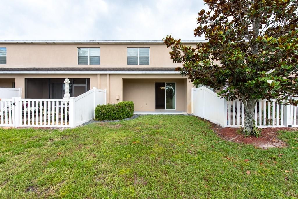 Activo con contrato: $239,000 (3 camas, 2 baños, 1666 Pies cuadrados)