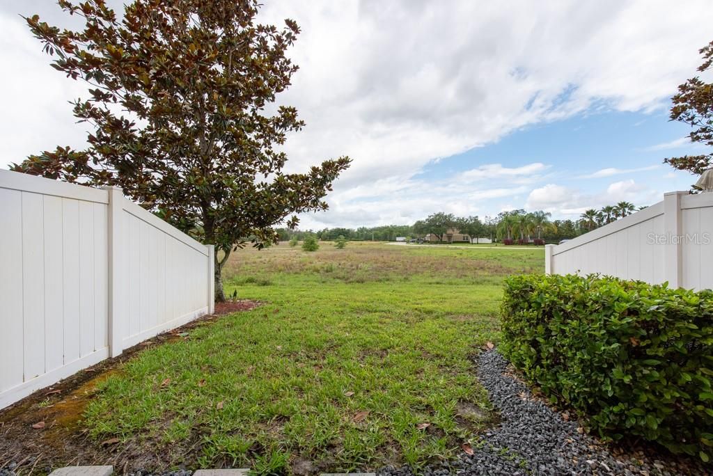 Activo con contrato: $239,000 (3 camas, 2 baños, 1666 Pies cuadrados)