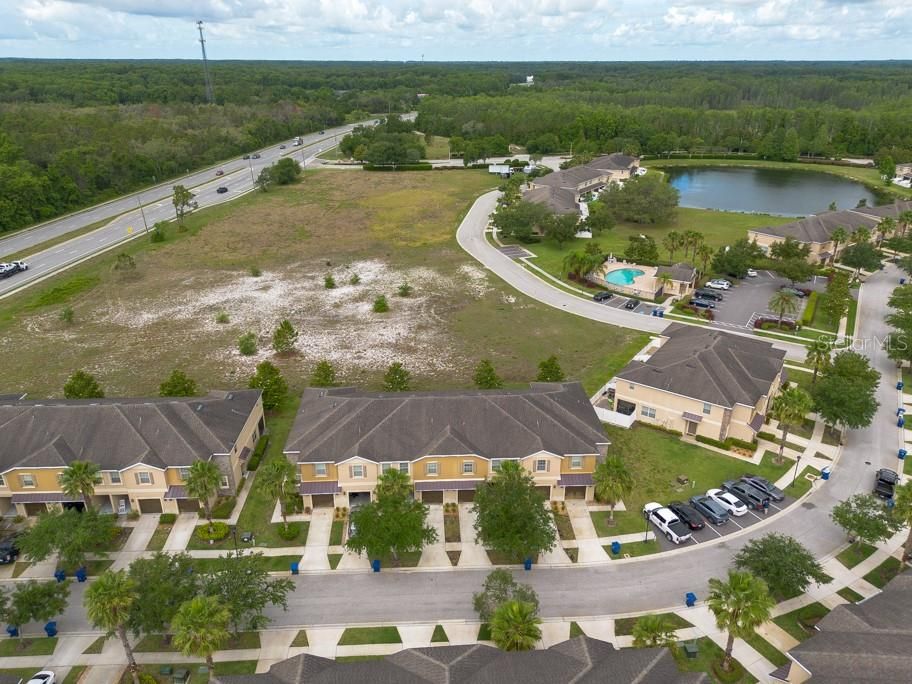 Activo con contrato: $239,000 (3 camas, 2 baños, 1666 Pies cuadrados)