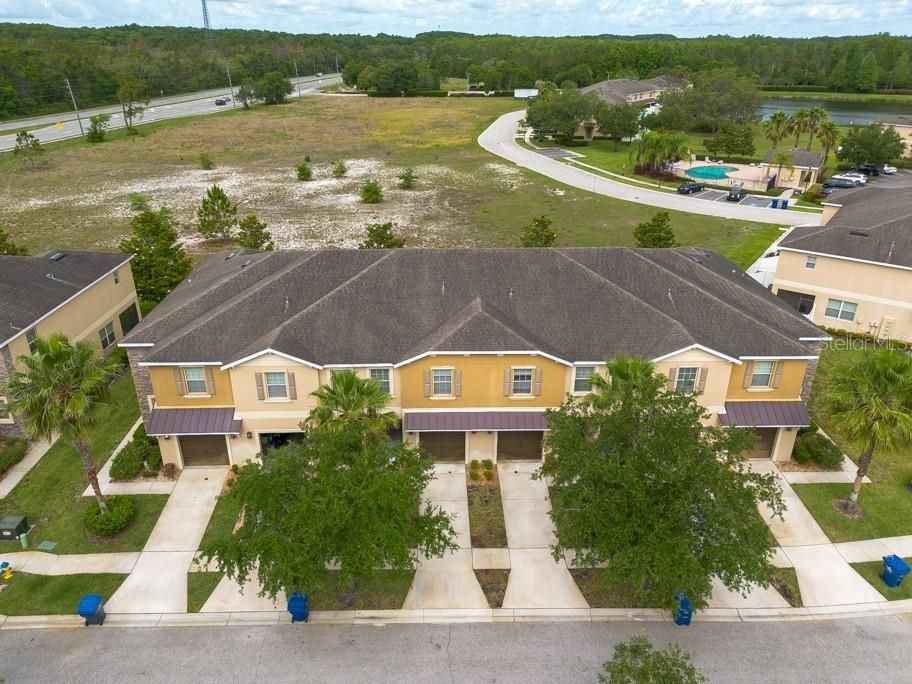 Activo con contrato: $239,000 (3 camas, 2 baños, 1666 Pies cuadrados)