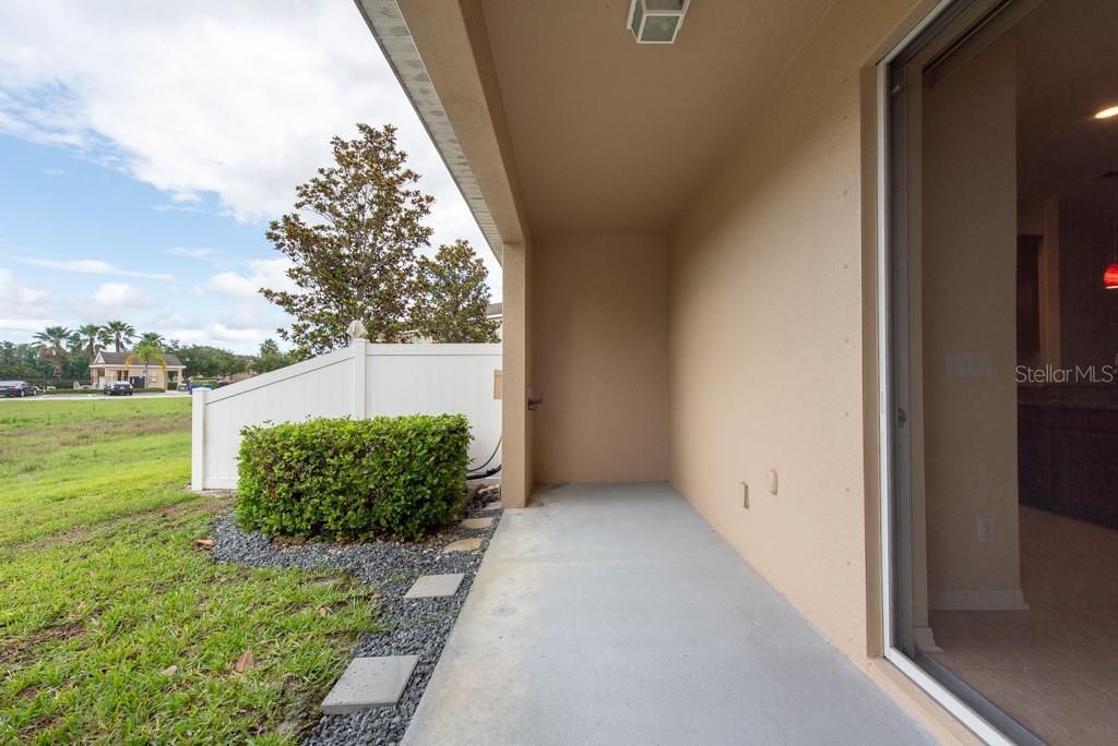 Activo con contrato: $239,000 (3 camas, 2 baños, 1666 Pies cuadrados)