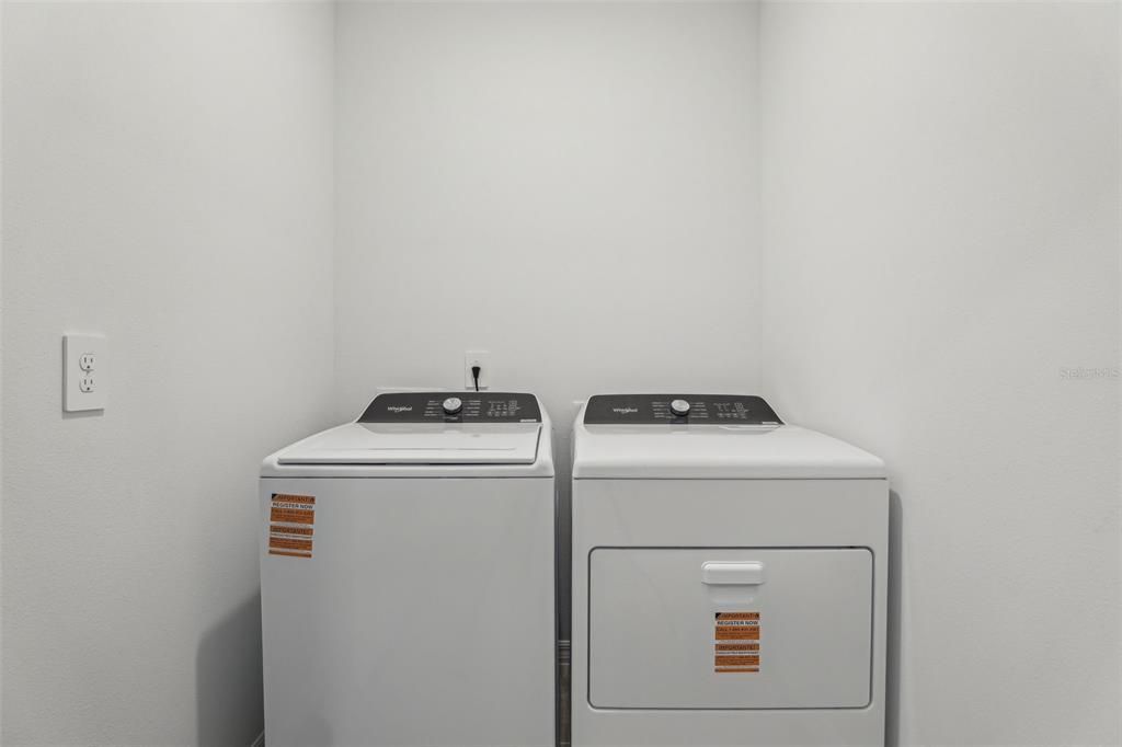 For Sale: $330,675 (4 beds, 3 baths, 1988 Square Feet)