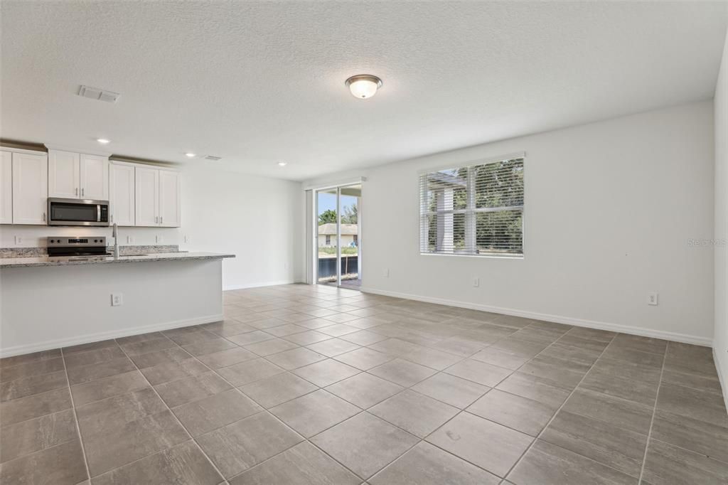 For Sale: $330,675 (4 beds, 3 baths, 1988 Square Feet)