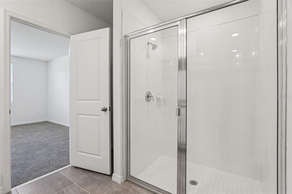 For Sale: $330,675 (4 beds, 3 baths, 1988 Square Feet)