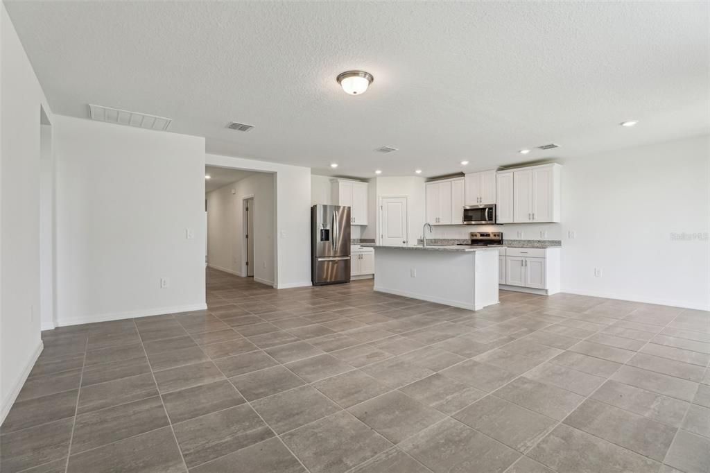 For Sale: $330,675 (4 beds, 3 baths, 1988 Square Feet)