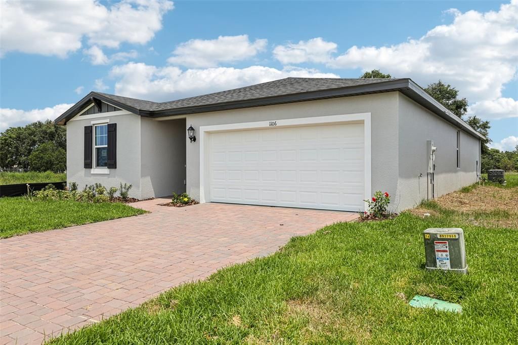 For Sale: $330,675 (4 beds, 3 baths, 1988 Square Feet)