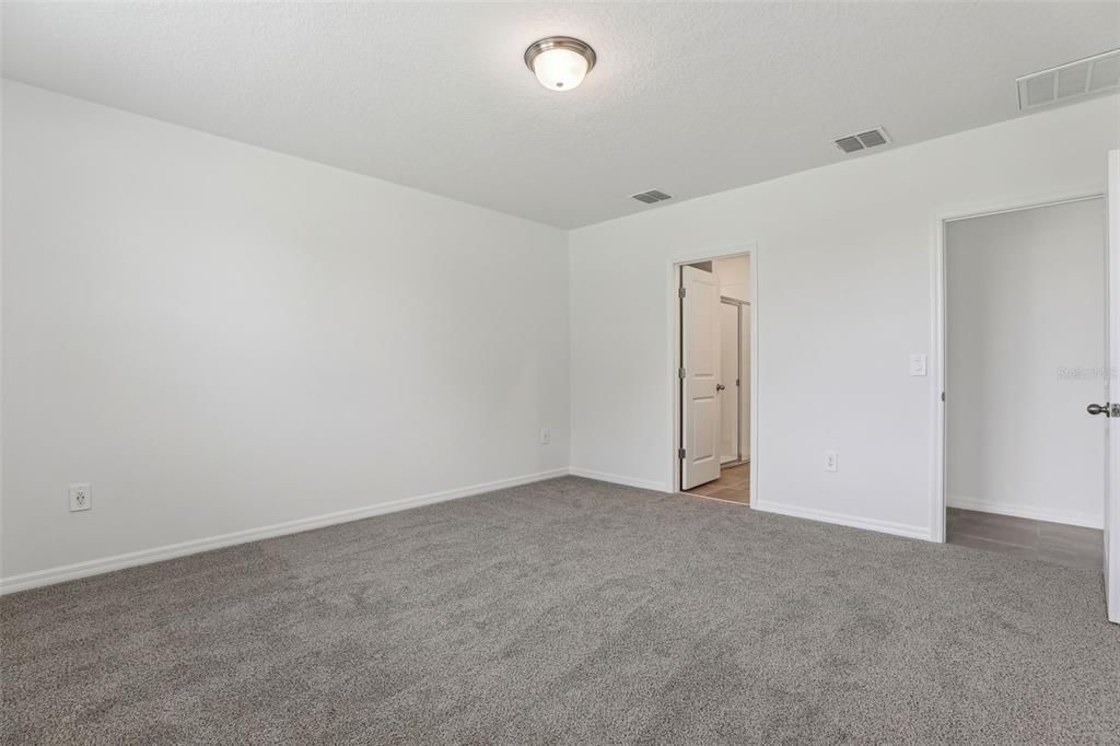 For Sale: $330,675 (4 beds, 3 baths, 1988 Square Feet)