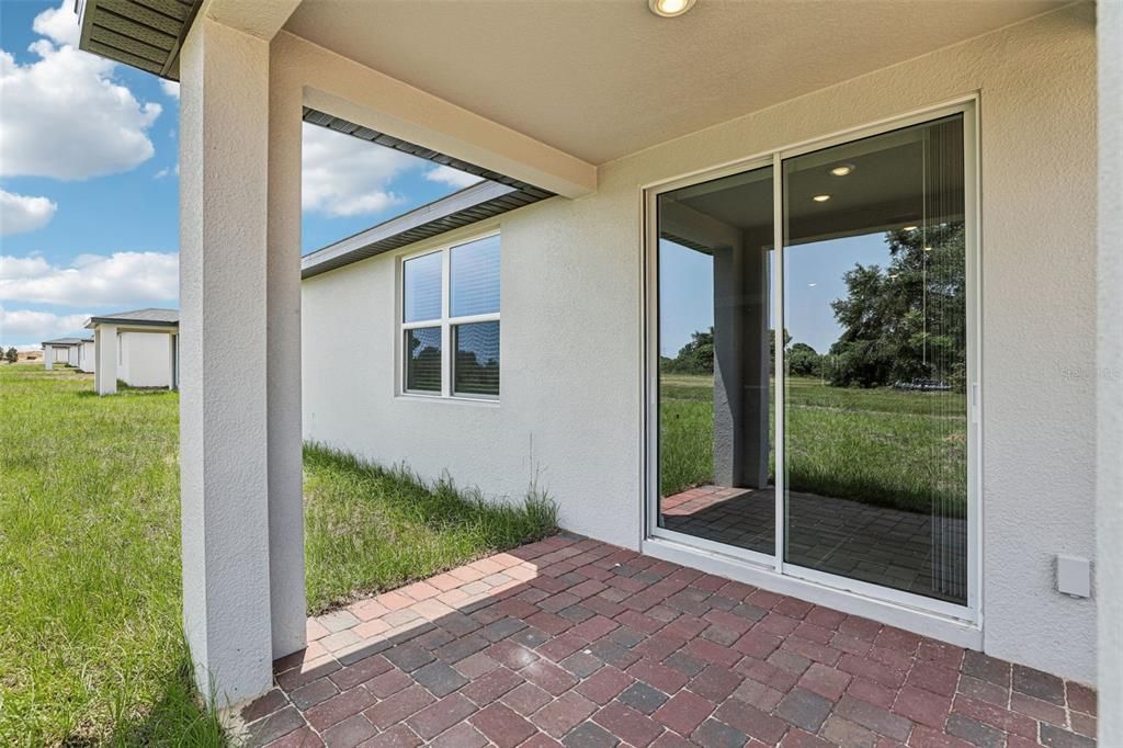 For Sale: $330,675 (4 beds, 3 baths, 1988 Square Feet)