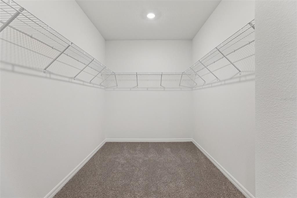 For Sale: $330,675 (4 beds, 3 baths, 1988 Square Feet)