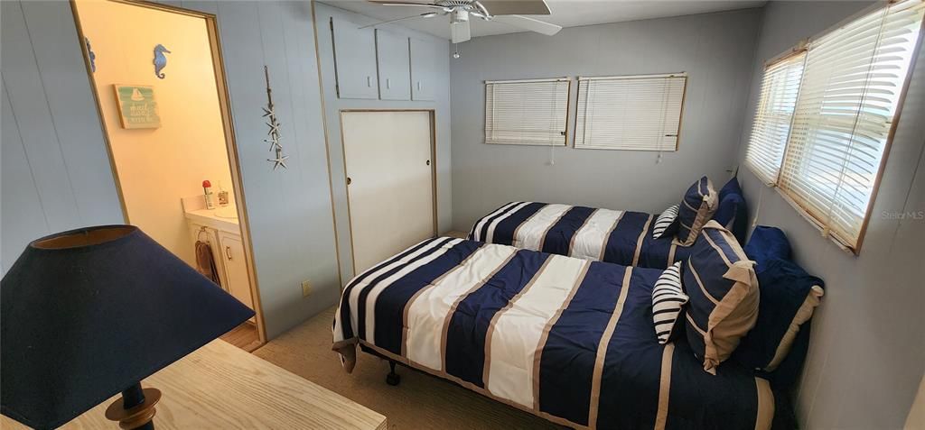 Под контрактом: $79,900 (2 спален, 1 ванн, 876 Квадратных фут)