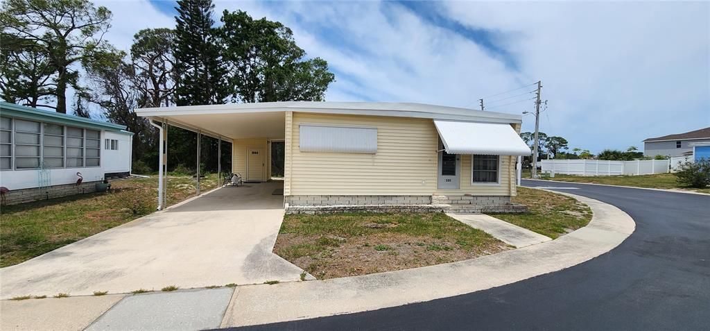 Под контрактом: $79,900 (2 спален, 1 ванн, 876 Квадратных фут)