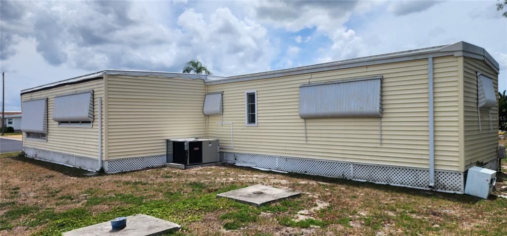 Под контрактом: $79,900 (2 спален, 1 ванн, 876 Квадратных фут)