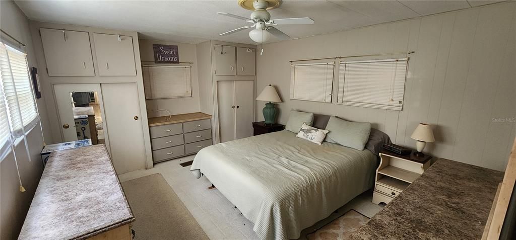 Под контрактом: $79,900 (2 спален, 1 ванн, 876 Квадратных фут)