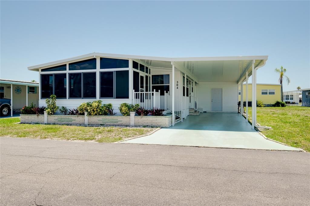 Recently Sold: $125,000 (2 beds, 2 baths, 984 Square Feet)