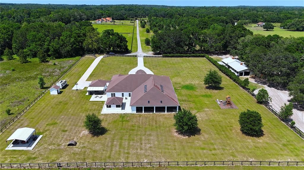 For Sale: $2,999,999 (6 beds, 5 baths, 6116 Square Feet)