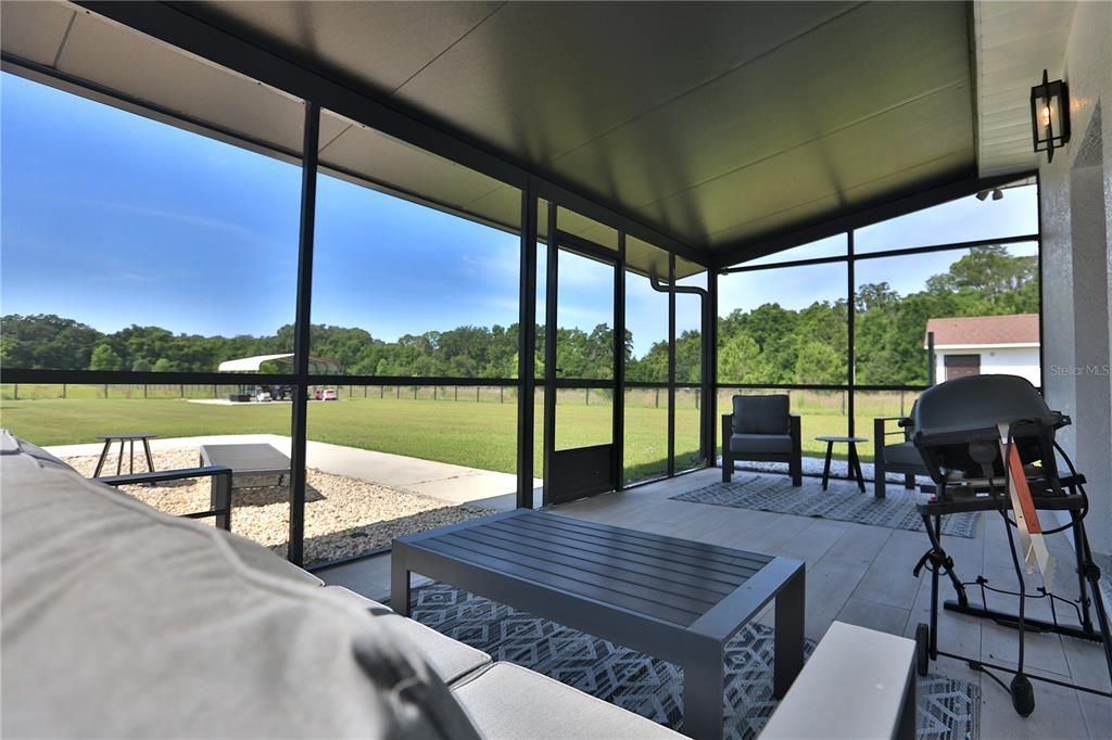 For Sale: $2,999,999 (6 beds, 5 baths, 6116 Square Feet)