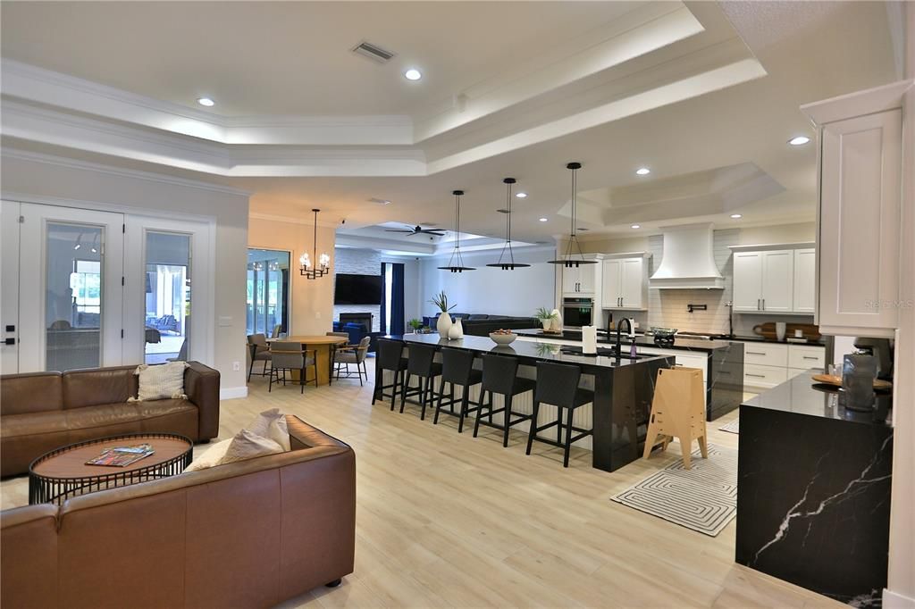 For Sale: $2,999,999 (6 beds, 5 baths, 6116 Square Feet)