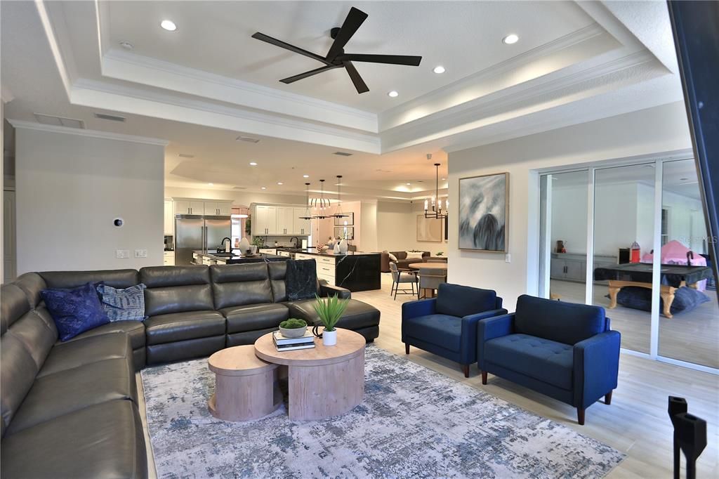 For Sale: $2,999,999 (6 beds, 5 baths, 6116 Square Feet)