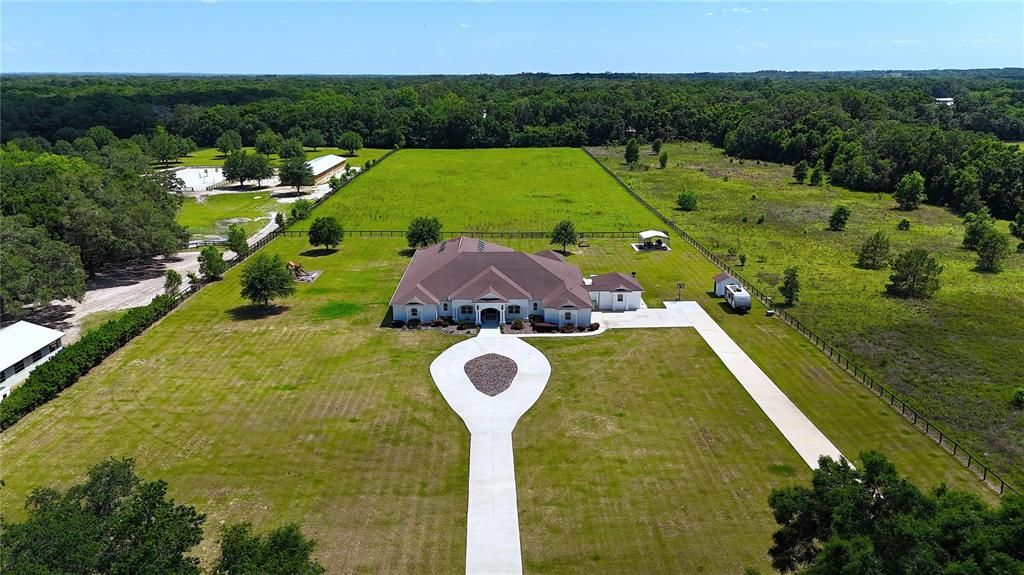 For Sale: $2,999,999 (6 beds, 5 baths, 6116 Square Feet)