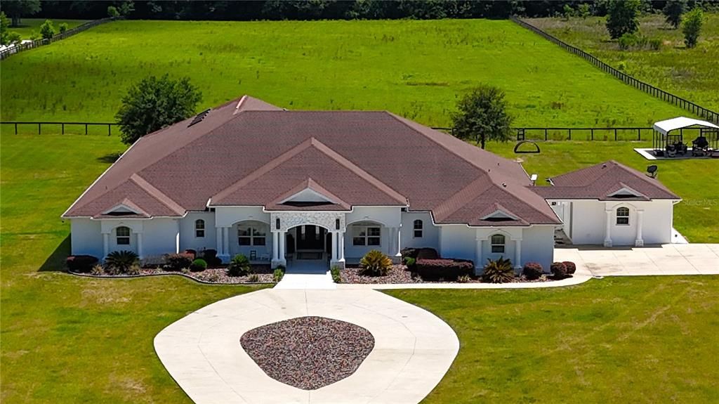 For Sale: $2,999,999 (6 beds, 5 baths, 6116 Square Feet)