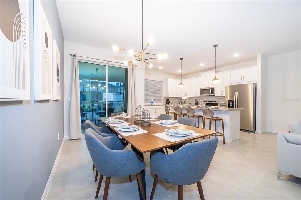 合同活跃: $2,950 (4 贝兹, 4 浴室, 2145 平方英尺)