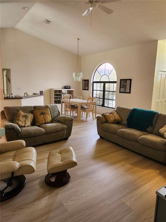 En Renta: $3,950 (3 camas, 2 baños, 1741 Pies cuadrados)