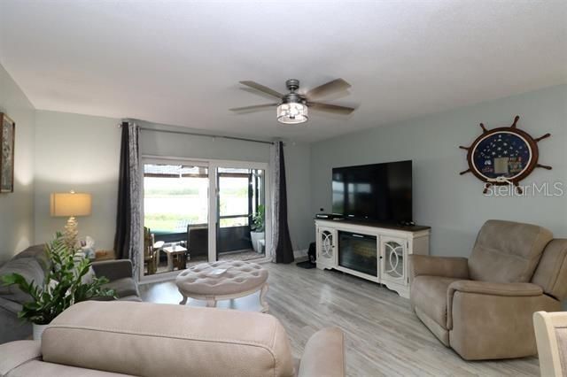 En Venta: $259,000 (2 camas, 2 baños, 1184 Pies cuadrados)