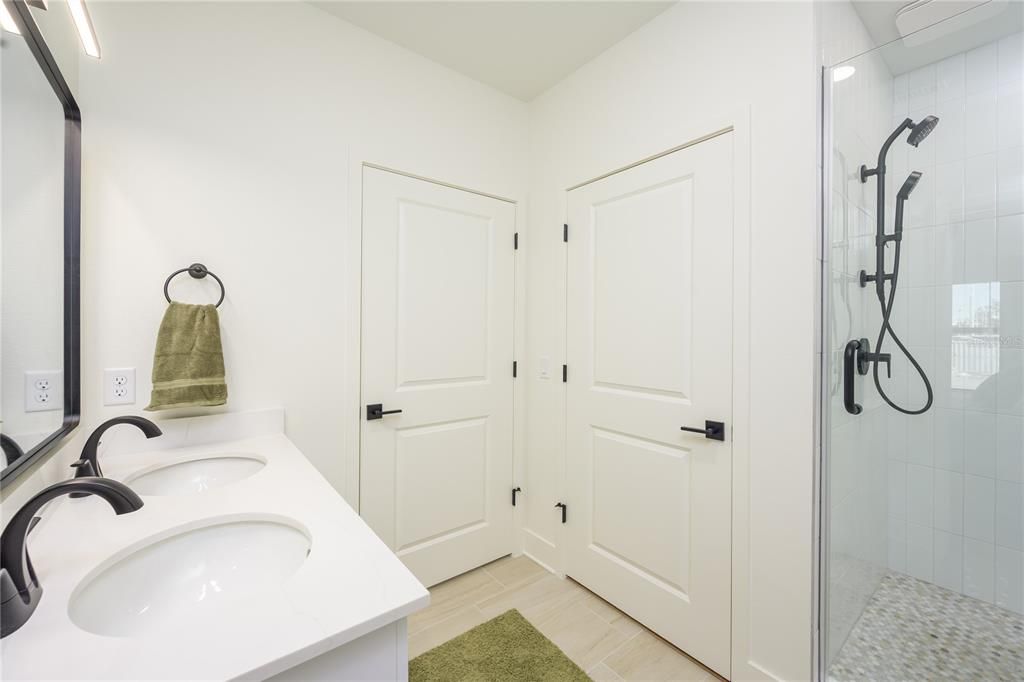 For Sale: $449,000 (1 beds, 1 baths, 1202 Square Feet)