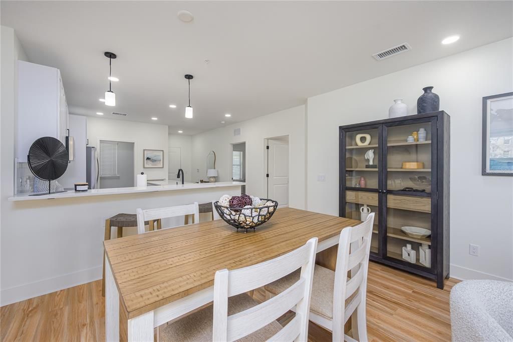 For Sale: $449,000 (1 beds, 1 baths, 1202 Square Feet)