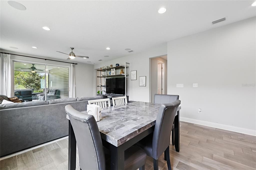 待售: $349,900 (3 贝兹, 2 浴室, 1867 平方英尺)