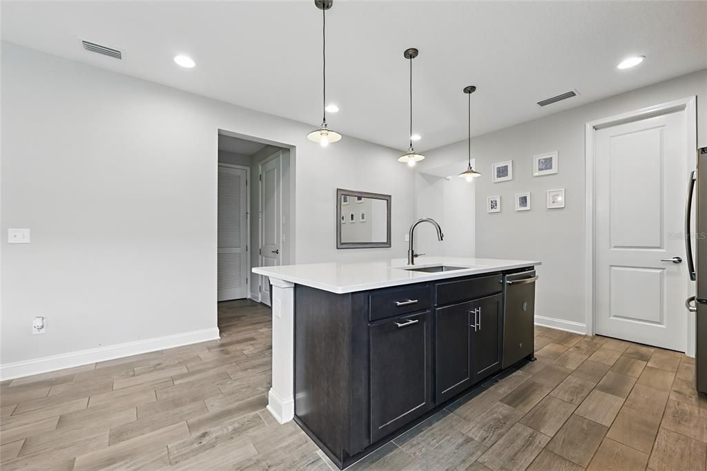 待售: $349,900 (3 贝兹, 2 浴室, 1867 平方英尺)