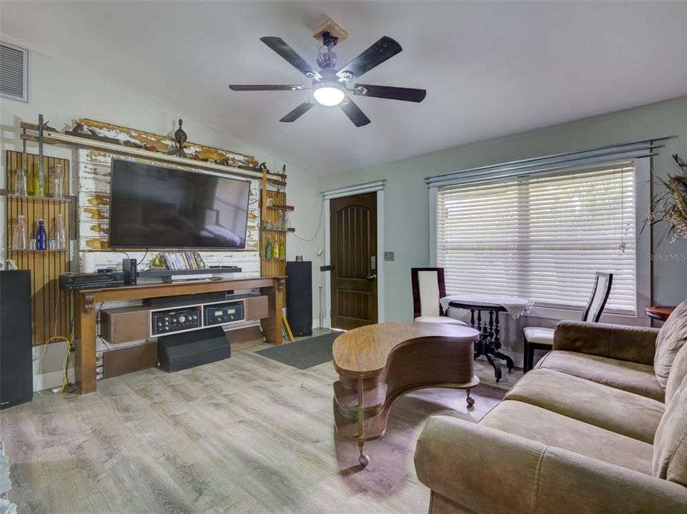 待售: $539,900 (3 贝兹, 2 浴室, 1350 平方英尺)